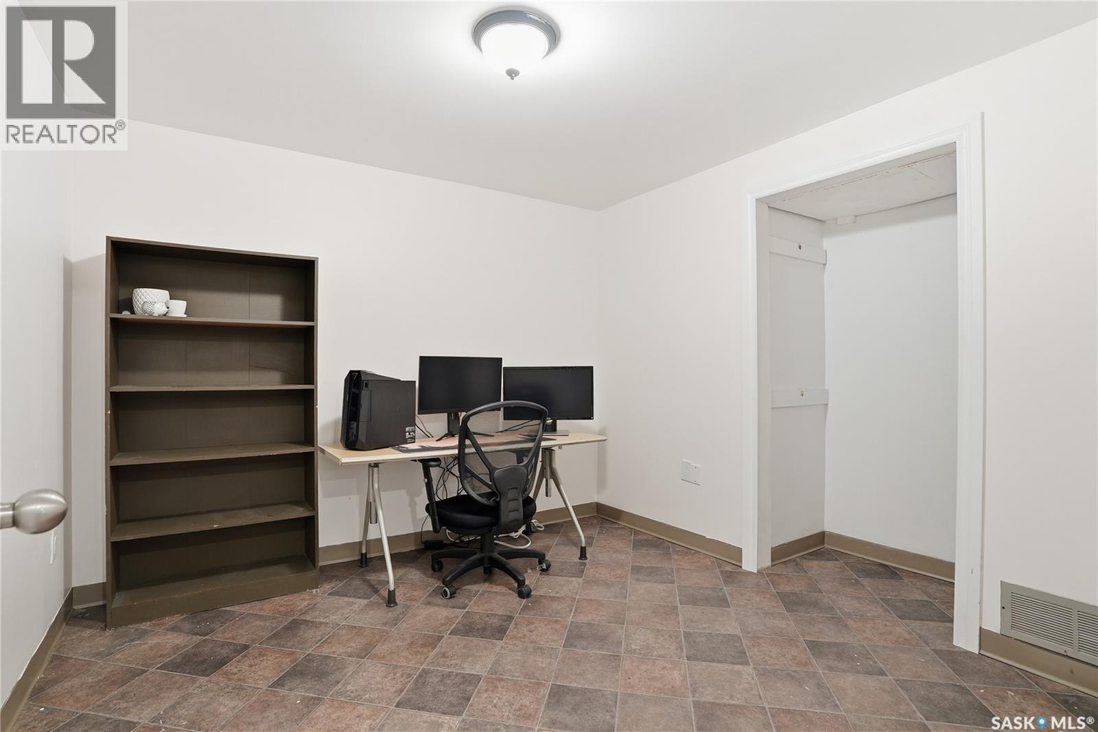 112 Brown Crescent, Saskatoon, SK - Indoor Photo Showing Office