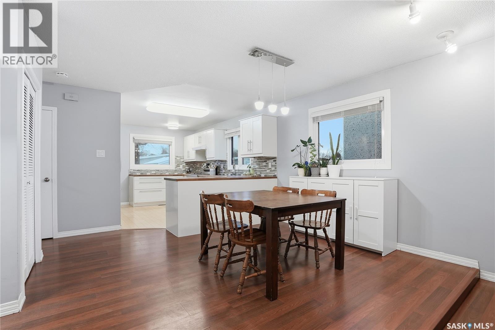 112 Brown Crescent, Saskatoon, SK - Indoor Photo Showing Dining Room