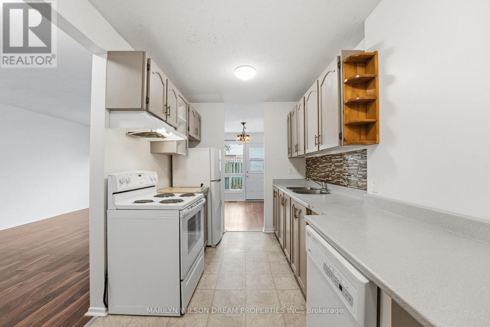 54 - 403 Miranda Private, Ottawa, ON - Indoor Photo Showing Kitchen With Double Sink