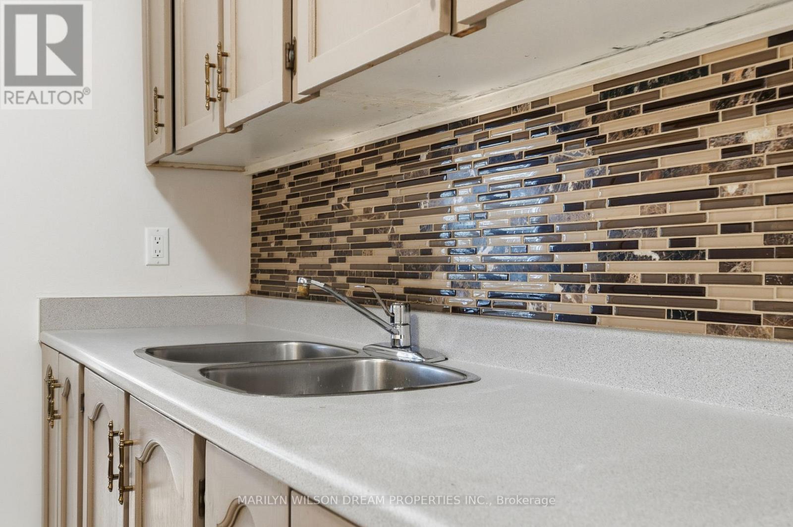 54 - 403 Miranda Private, Ottawa, ON - Indoor Photo Showing Kitchen With Double Sink