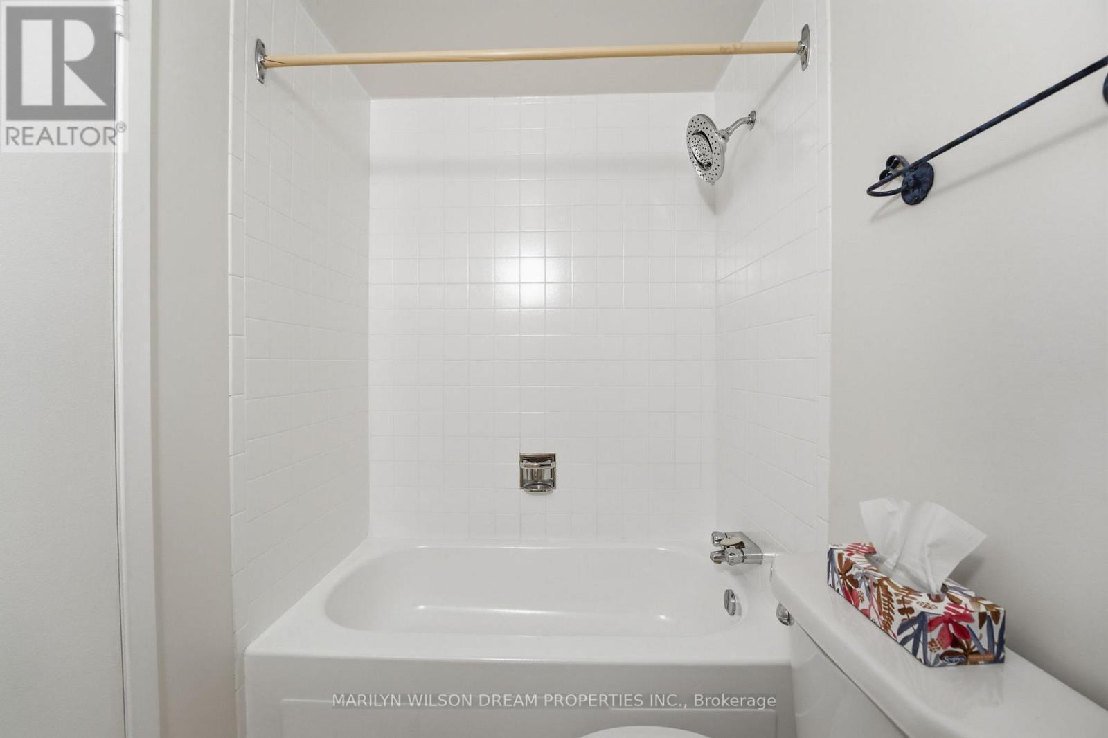 54 - 403 Miranda Private, Ottawa, ON - Indoor Photo Showing Bathroom