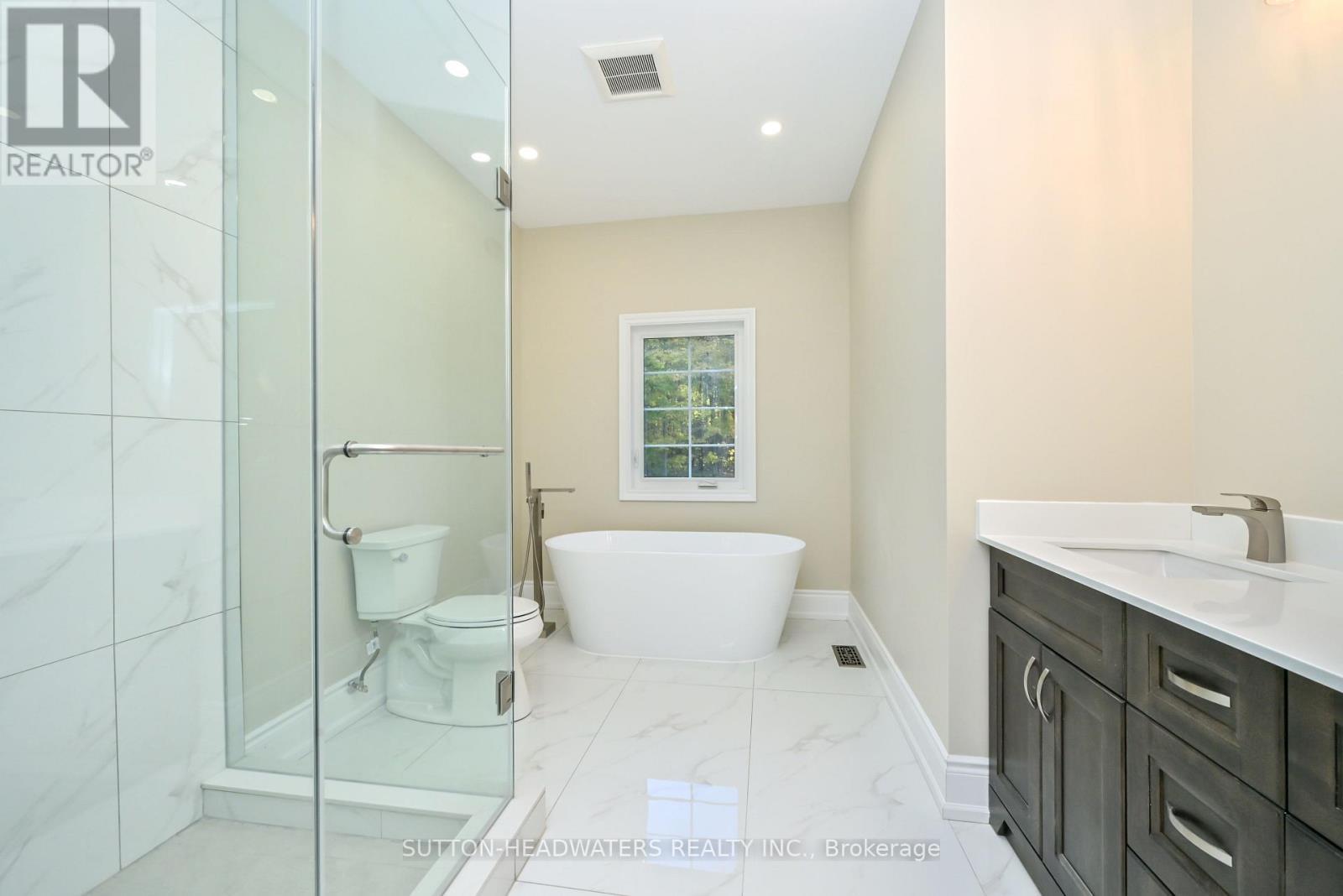 12 Flaherty Lane, Caledon, ON - Indoor Photo Showing Bathroom