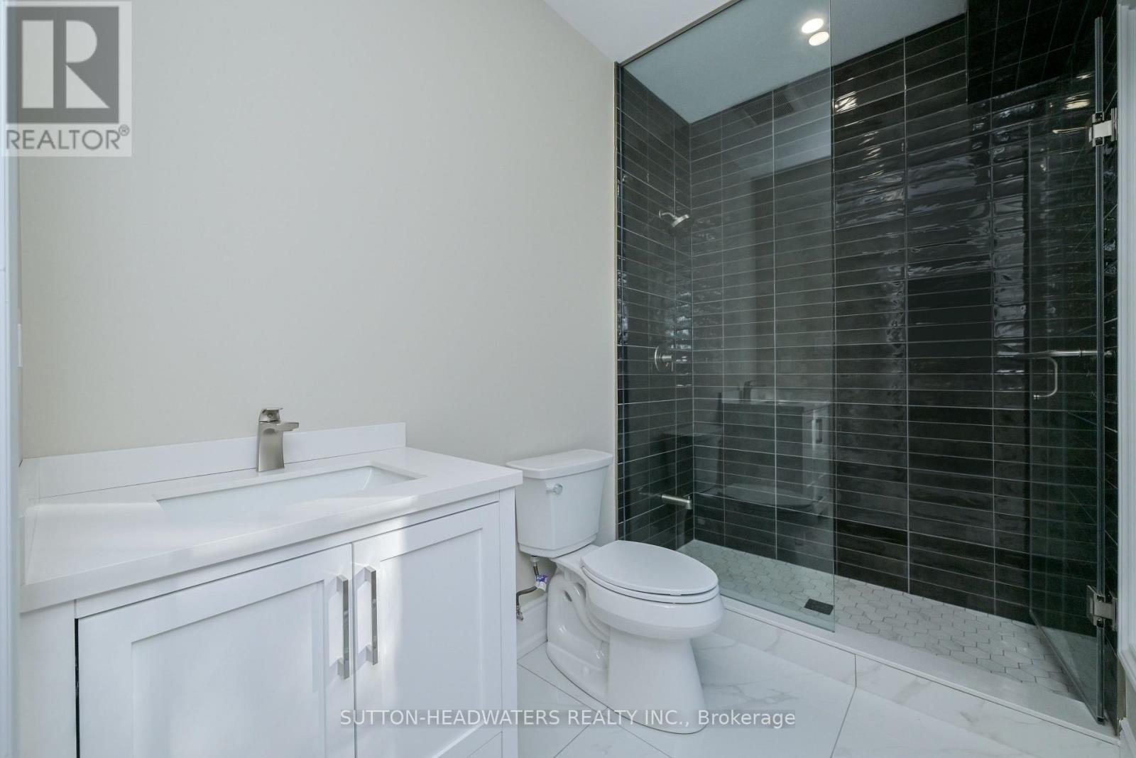 12 Flaherty Lane, Caledon, ON - Indoor Photo Showing Bathroom