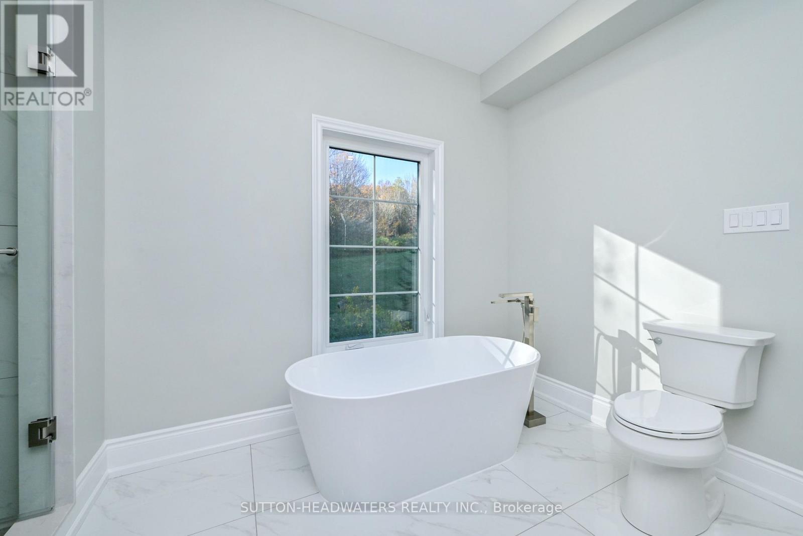 12 Flaherty Lane, Caledon, ON - Indoor Photo Showing Bathroom