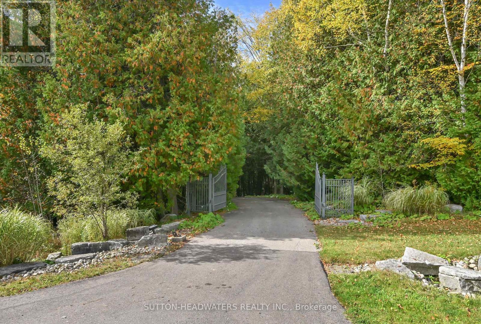 12 Flaherty Lane, Caledon, ON - Outdoor