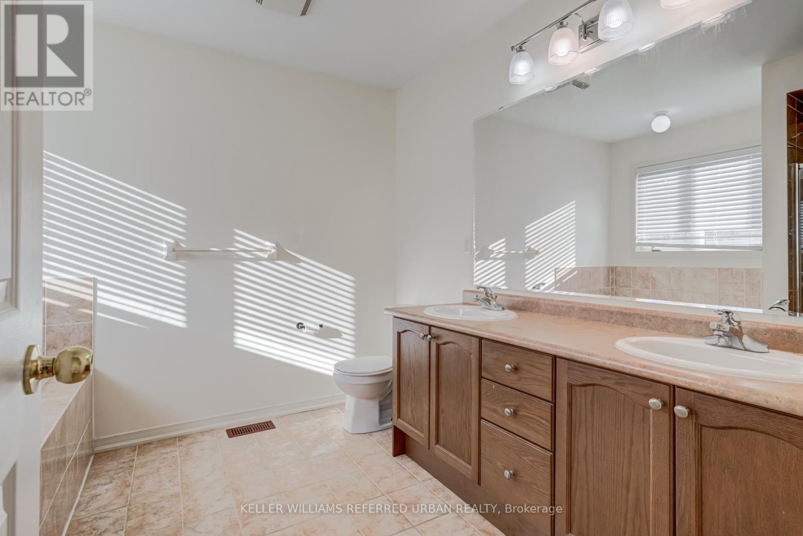 282 Giddings Crescent, Milton, ON - Indoor Photo Showing Bathroom