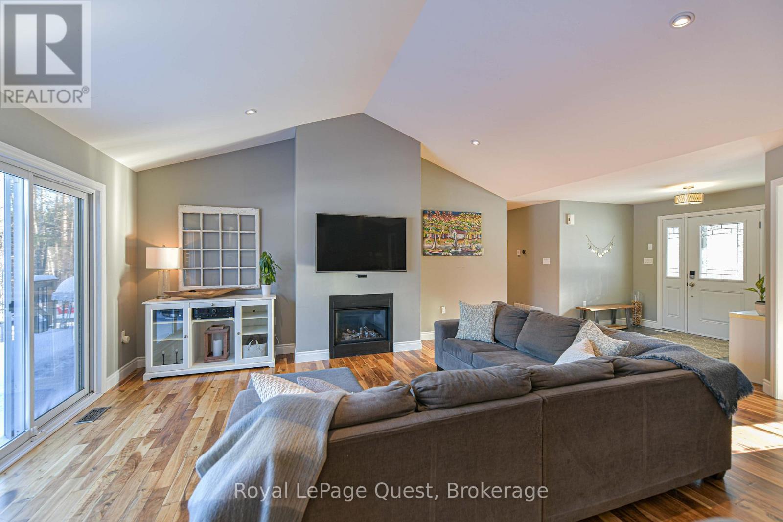 2044 Marchmont Road, Severn (Marchmont), ON - Indoor Photo Showing Living Room With Fireplace