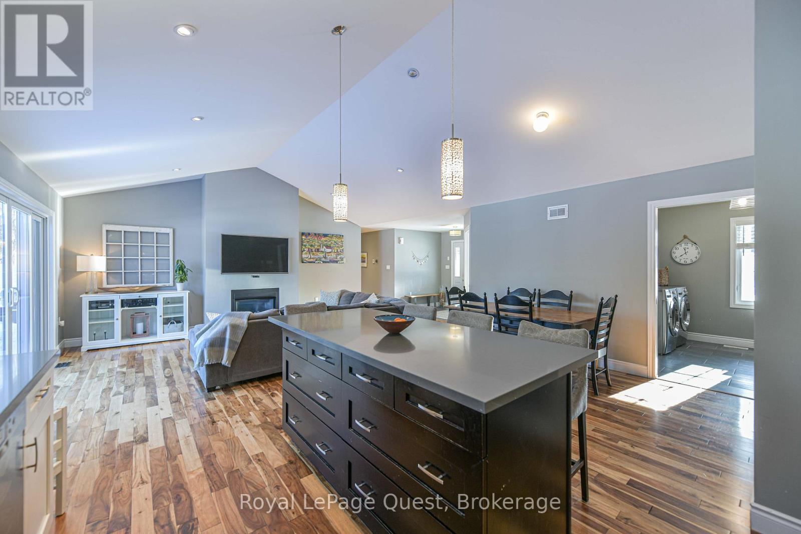 2044 Marchmont Road, Severn (Marchmont), ON - Indoor Photo Showing Kitchen With Upgraded Kitchen