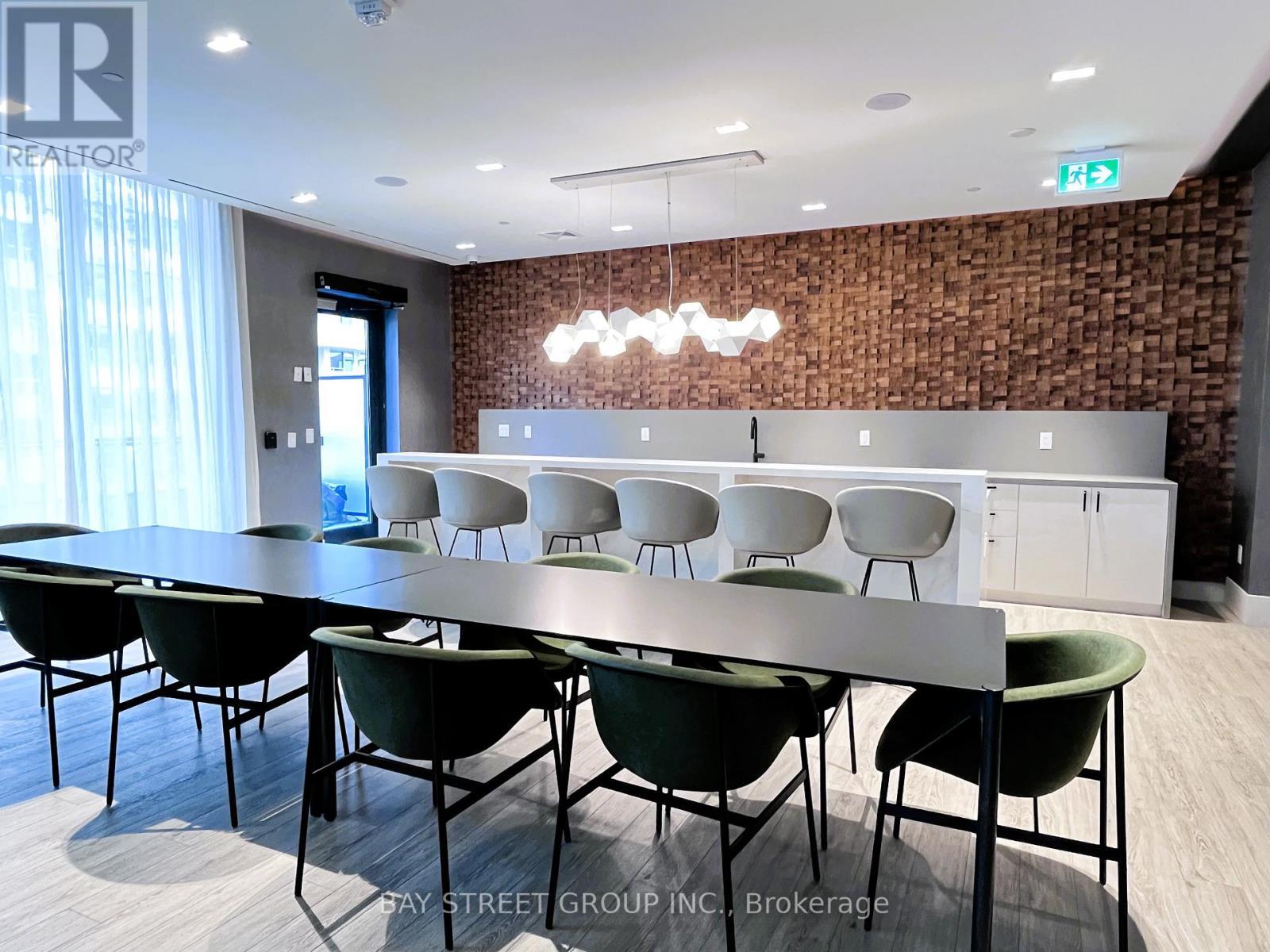 1211 - 65 Broadway Avenue, Toronto, ON - Indoor