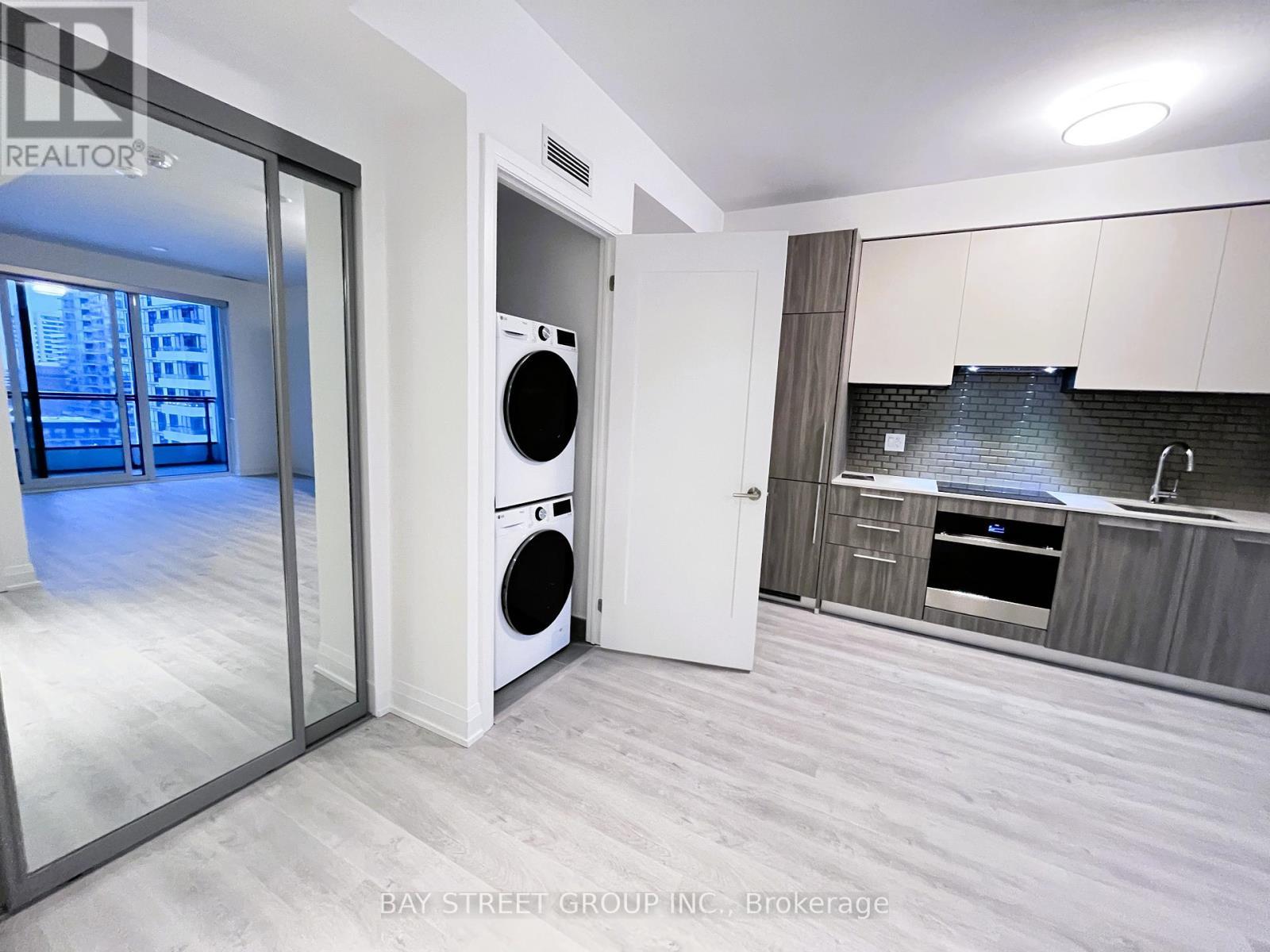 1211 - 65 Broadway Avenue, Toronto, ON - Indoor