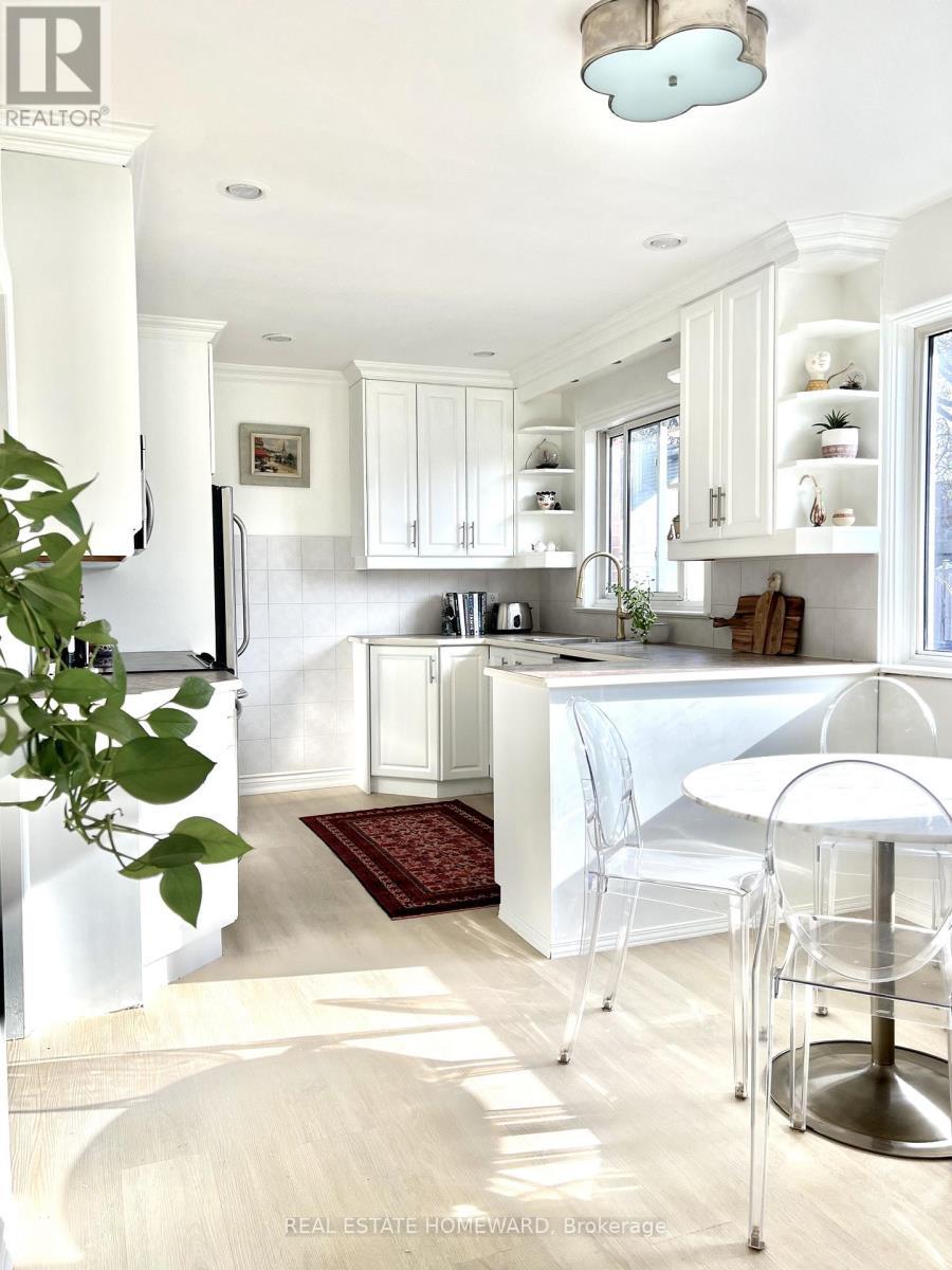 Main Floor - 67 Brenda Crescent W, Toronto, ON - Indoor Photo Showing Kitchen