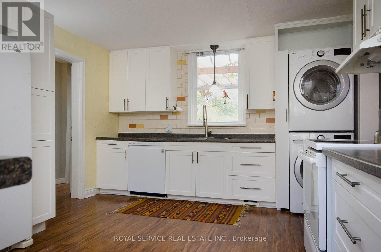 87 Hope Street N, Port Hope, ON - Indoor Photo Showing Laundry Room