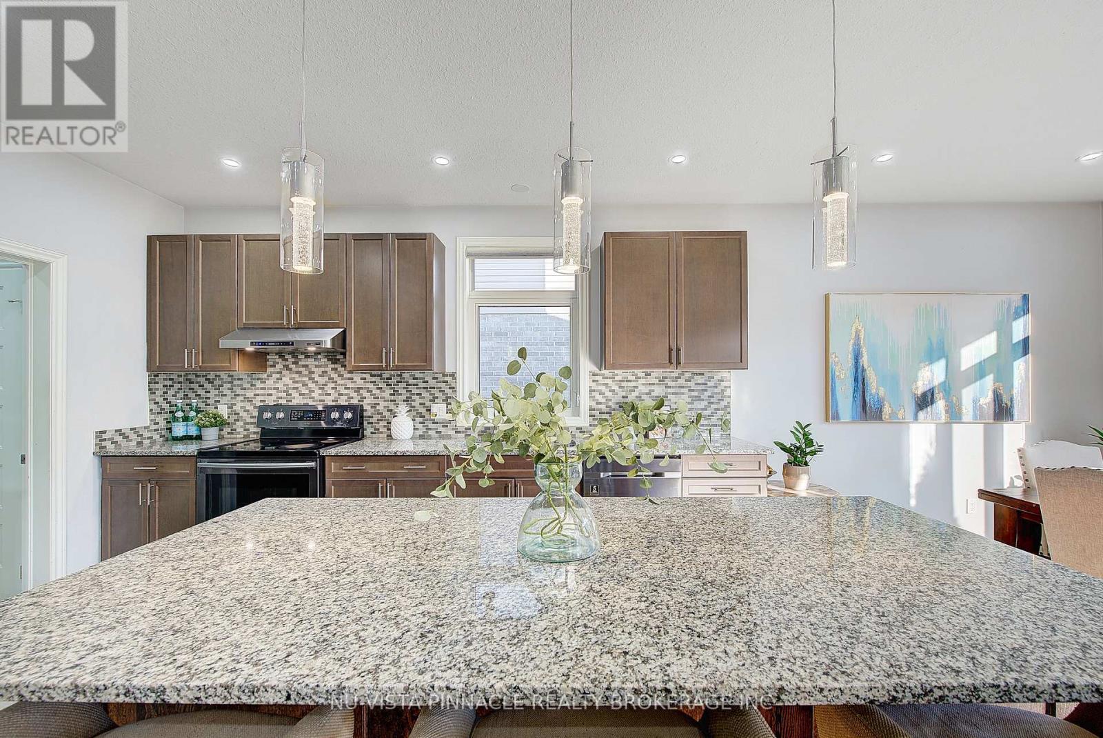 3069 Tokala Trail, London North (North S), ON - Indoor Photo Showing Kitchen With Upgraded Kitchen