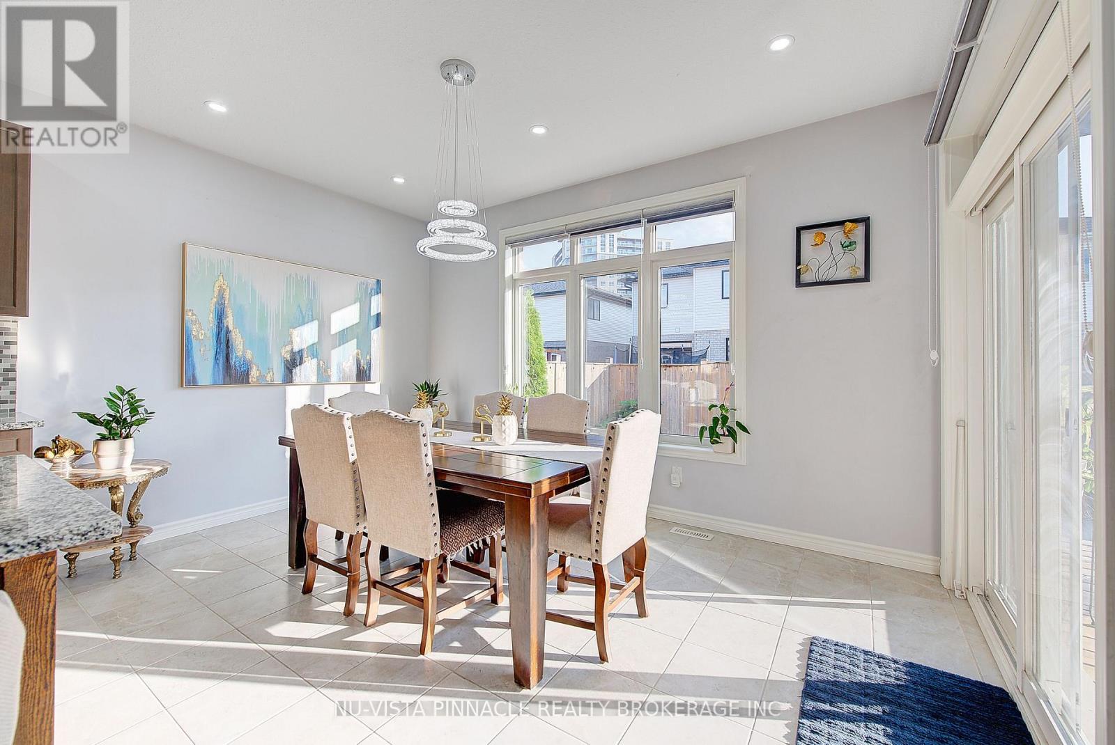 3069 Tokala Trail, London North (North S), ON - Indoor Photo Showing Dining Room