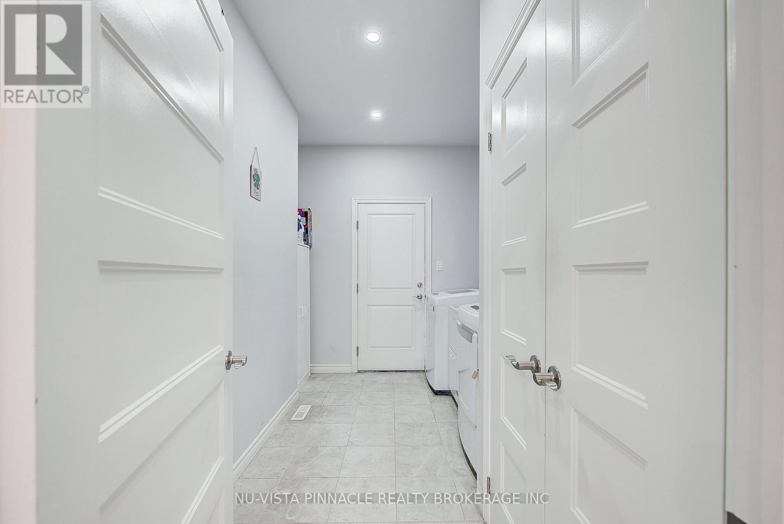 3069 Tokala Trail, London North (North S), ON - Indoor Photo Showing Other Room