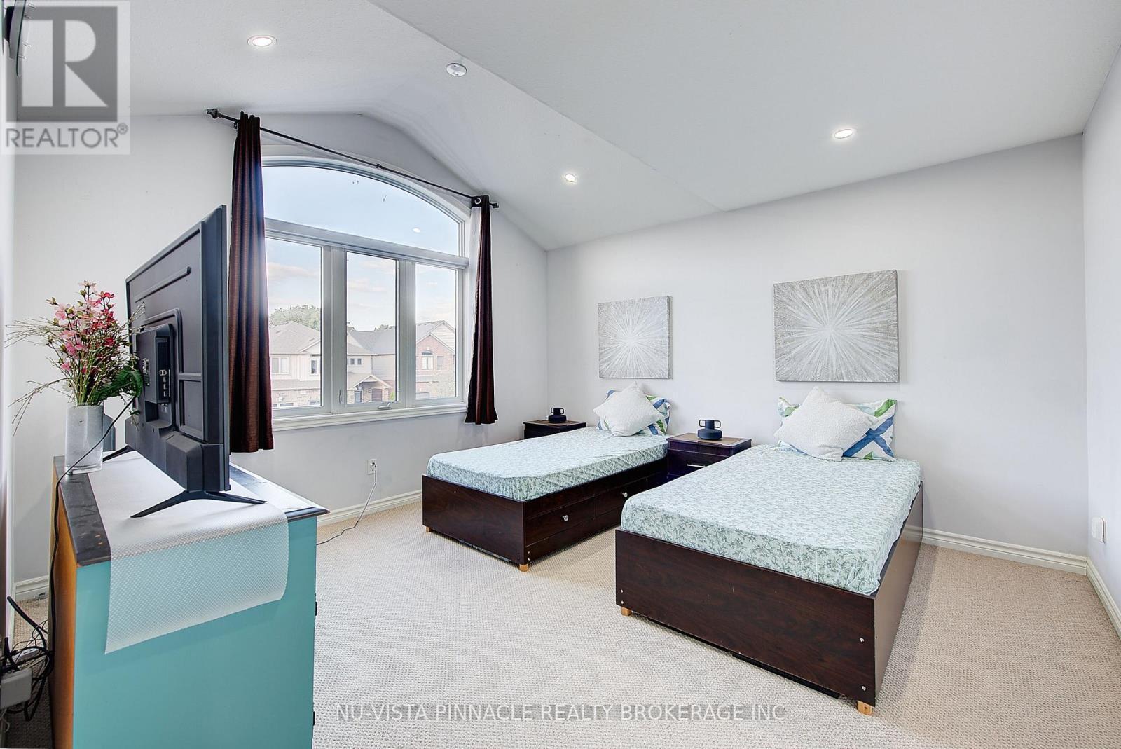 3069 Tokala Trail, London North (North S), ON - Indoor Photo Showing Bedroom