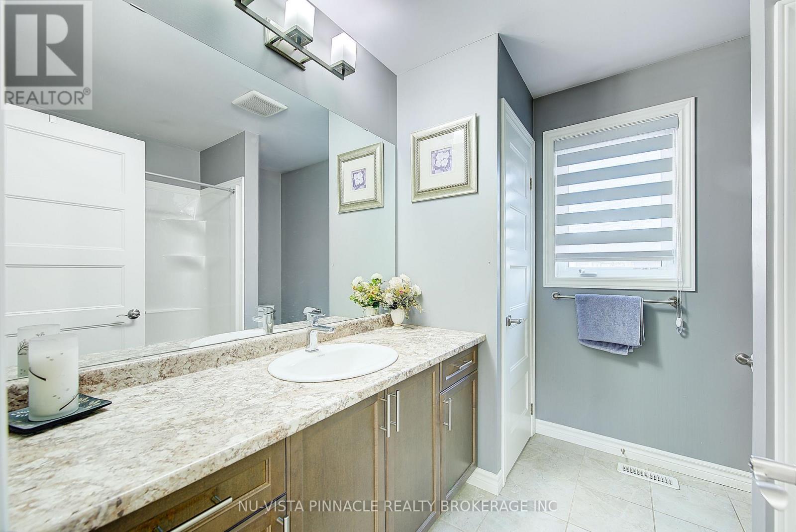 3069 Tokala Trail, London North (North S), ON - Indoor Photo Showing Bathroom