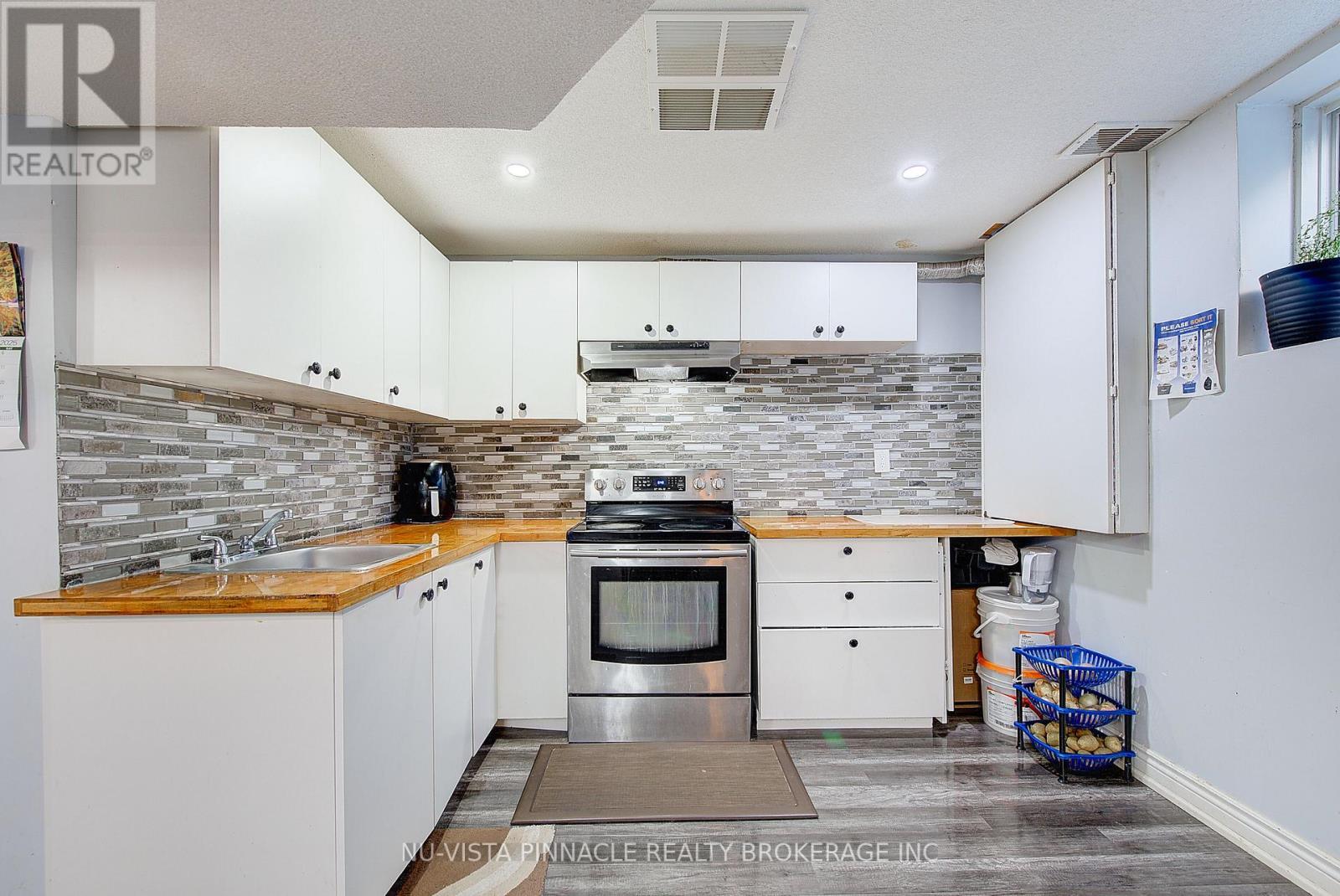 3069 Tokala Trail, London North (North S), ON - Indoor Photo Showing Kitchen