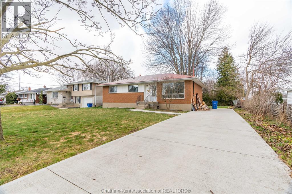 39 Alden Street, Chatham, ON - Outdoor