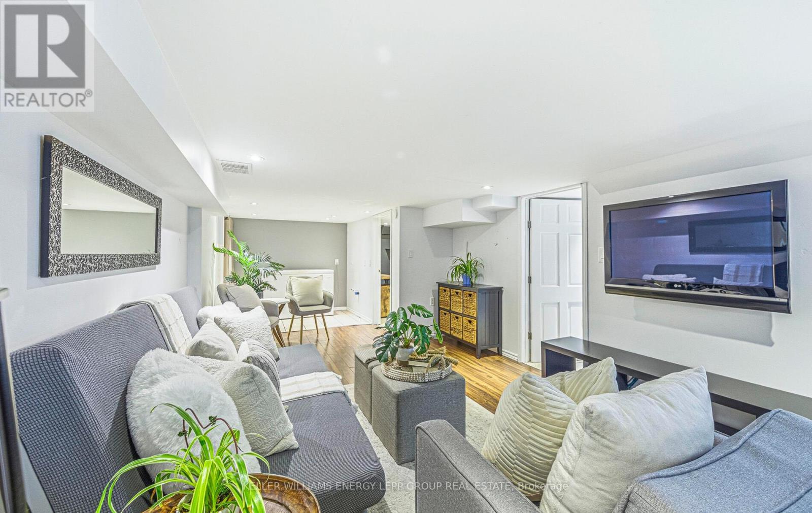 113 Kaiser Crescent, Oshawa (O'Neill), ON - Indoor Photo Showing Living Room