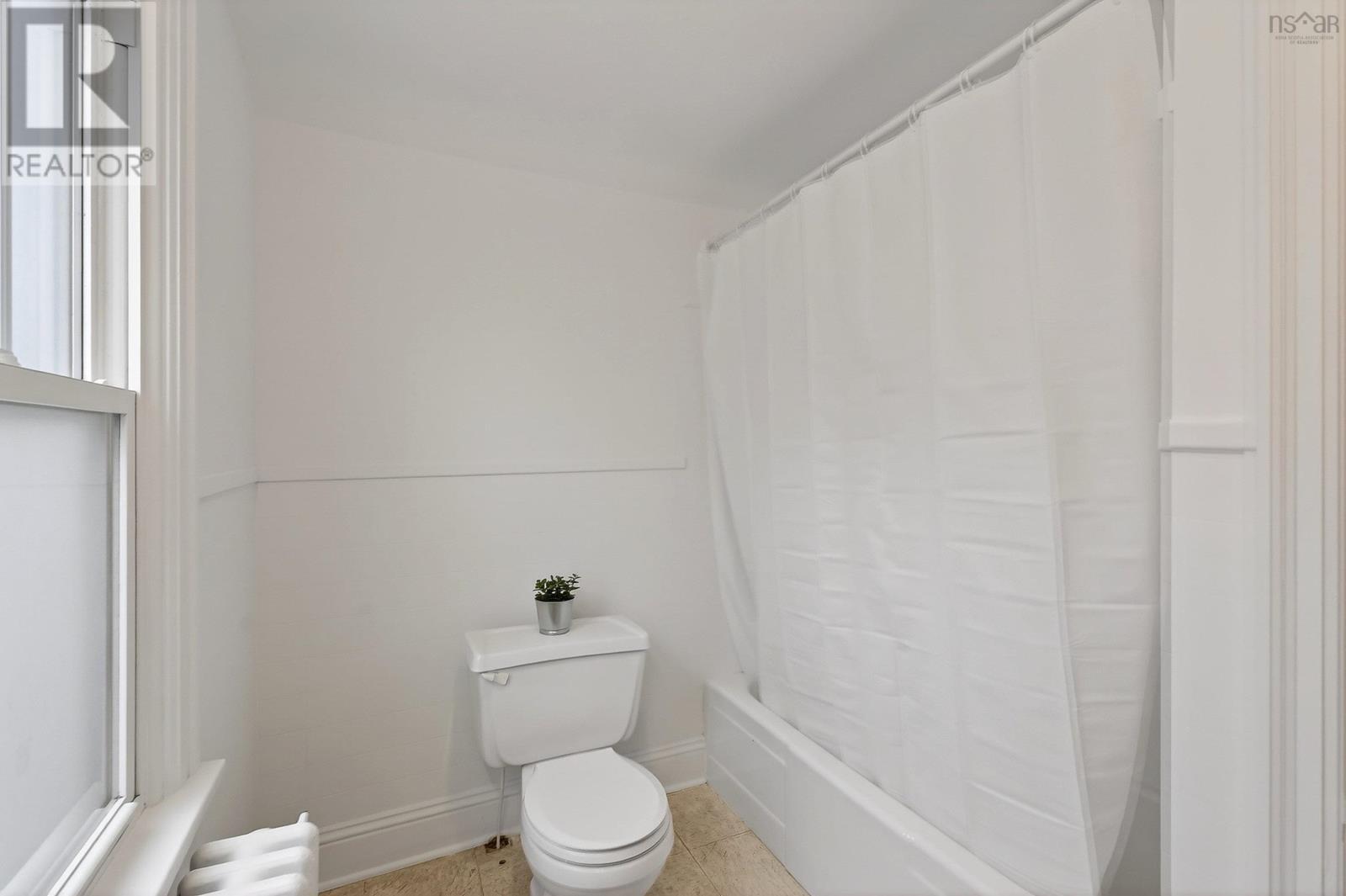 Bathroom - 5313 Russell Street, Halifax, NS