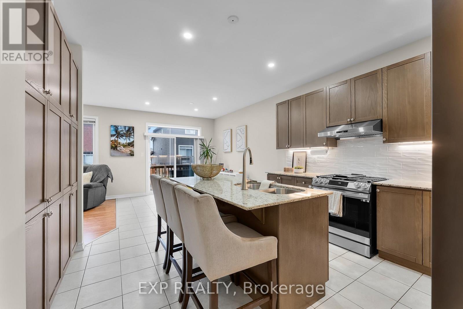 348 Concession 3 Road, Niagara-On-The-Lake (St. Davids), ON - Indoor Photo Showing Kitchen With Upgraded Kitchen