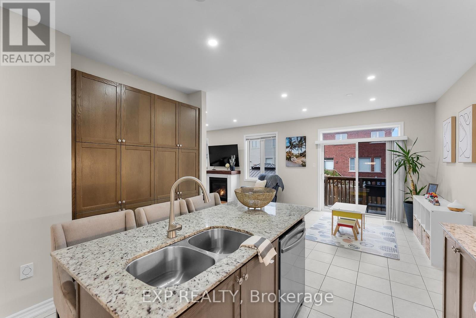 348 Concession 3 Road, Niagara-On-The-Lake (St. Davids), ON - Indoor Photo Showing Kitchen With Double Sink