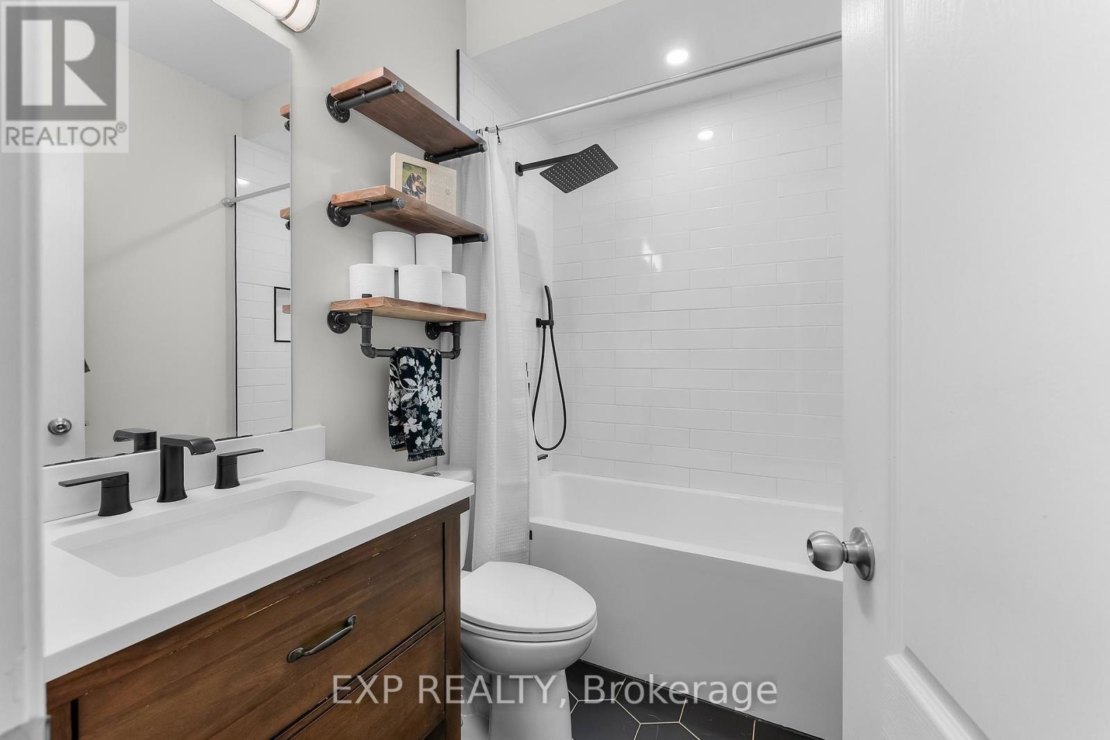 348 Concession 3 Road, Niagara-On-The-Lake (St. Davids), ON - Indoor Photo Showing Bathroom