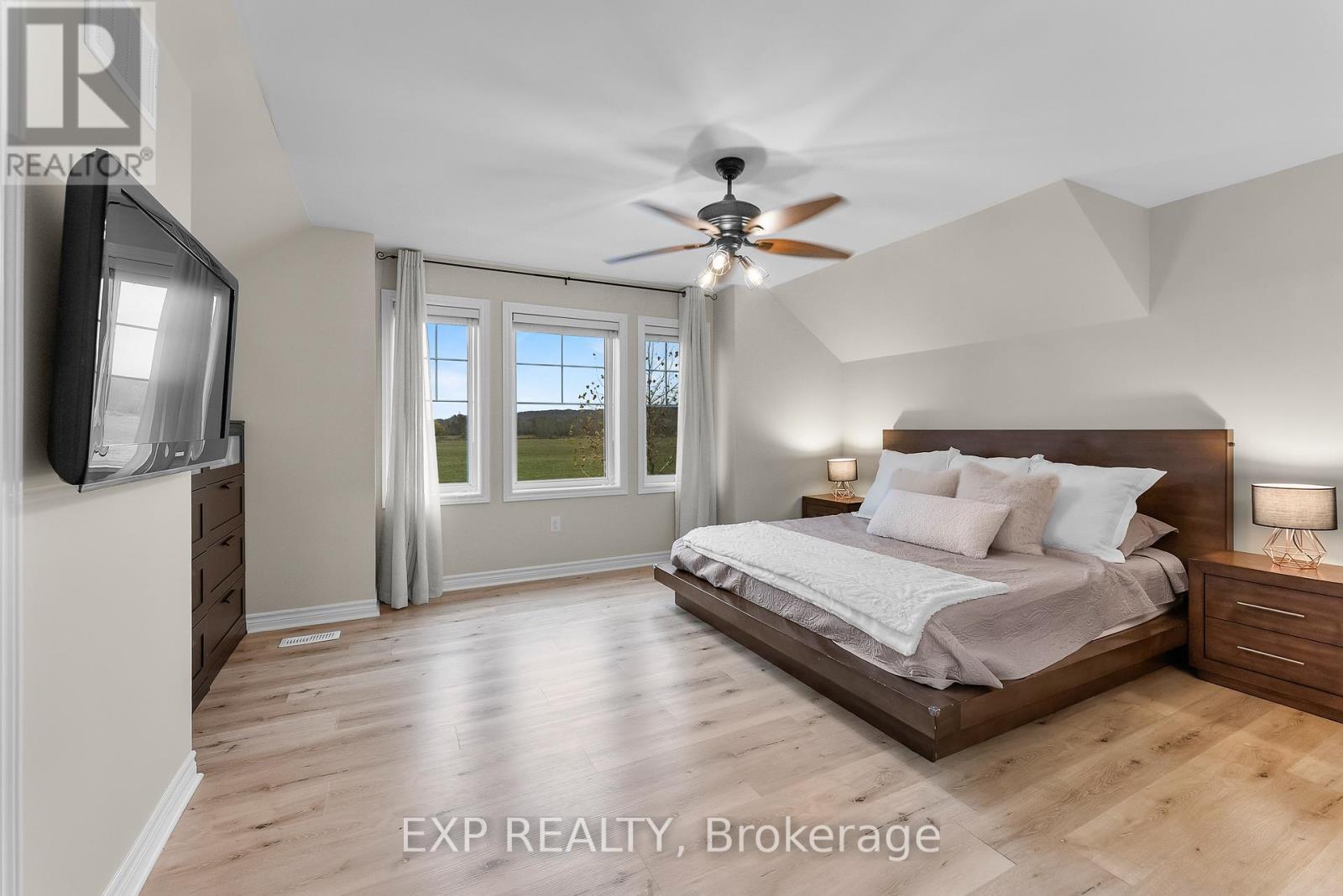 348 Concession 3 Road, Niagara-On-The-Lake (St. Davids), ON - Indoor Photo Showing Bedroom