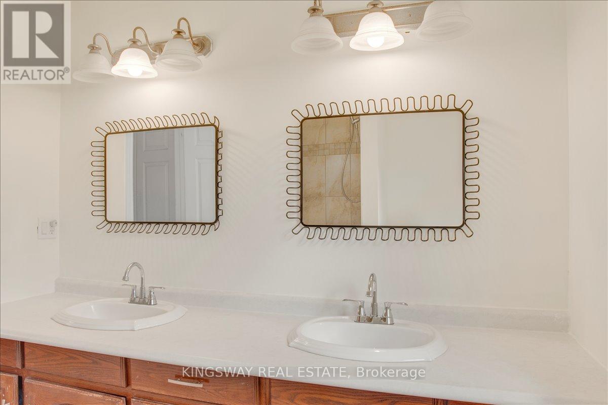 26 Cynthia Crescent, Richmond Hill, ON - Indoor Photo Showing Bathroom