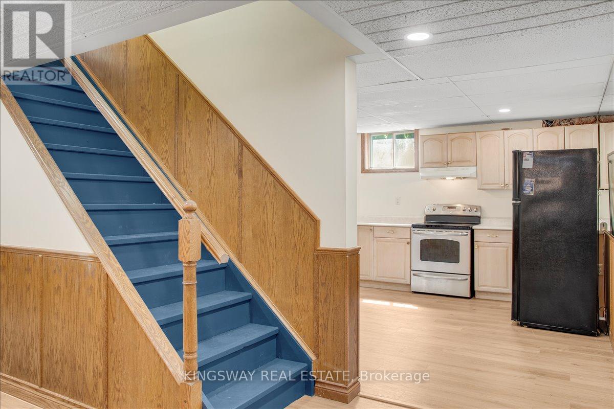 26 Cynthia Crescent, Richmond Hill, ON - Indoor Photo Showing Kitchen