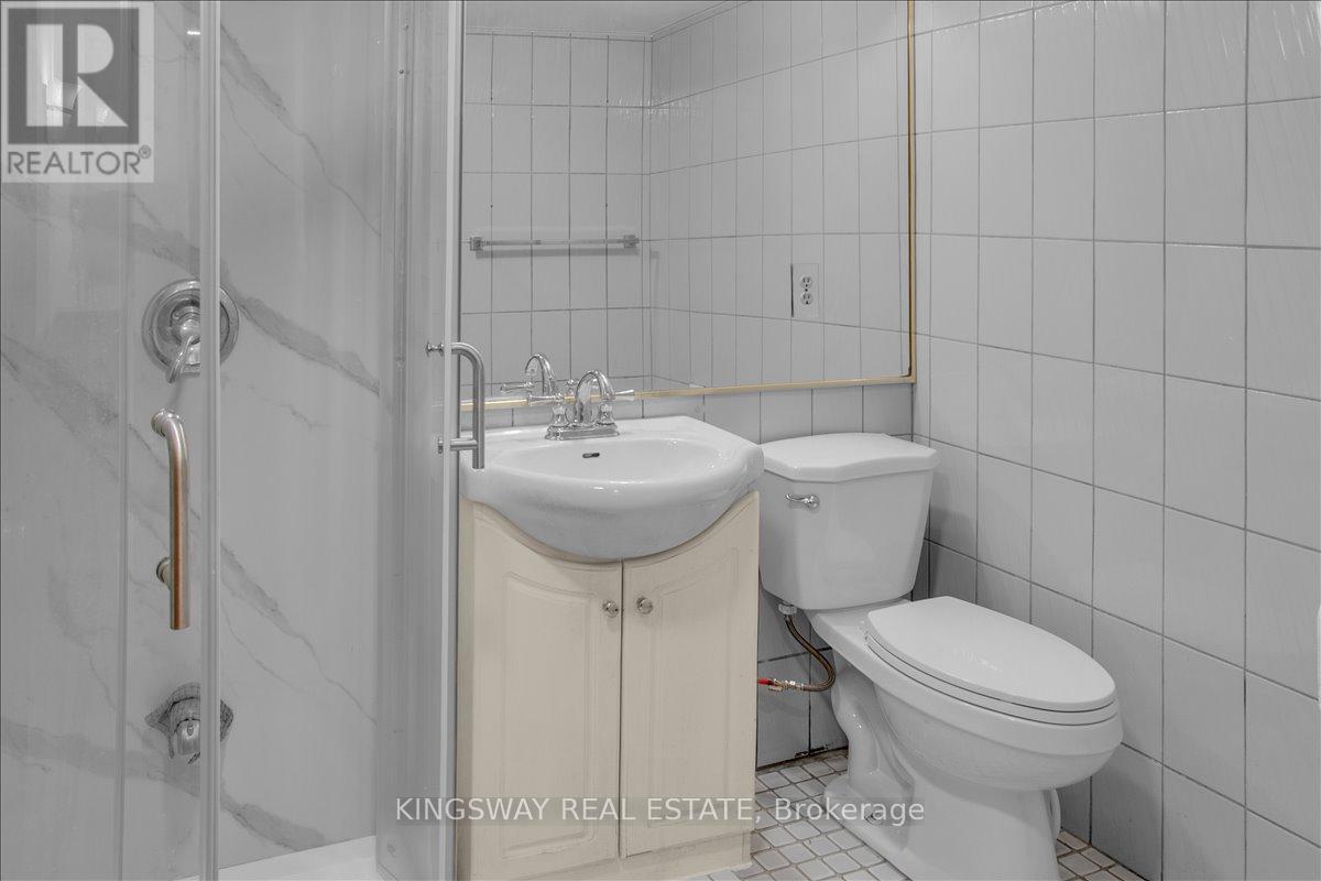 26 Cynthia Crescent, Richmond Hill, ON - Indoor Photo Showing Bathroom