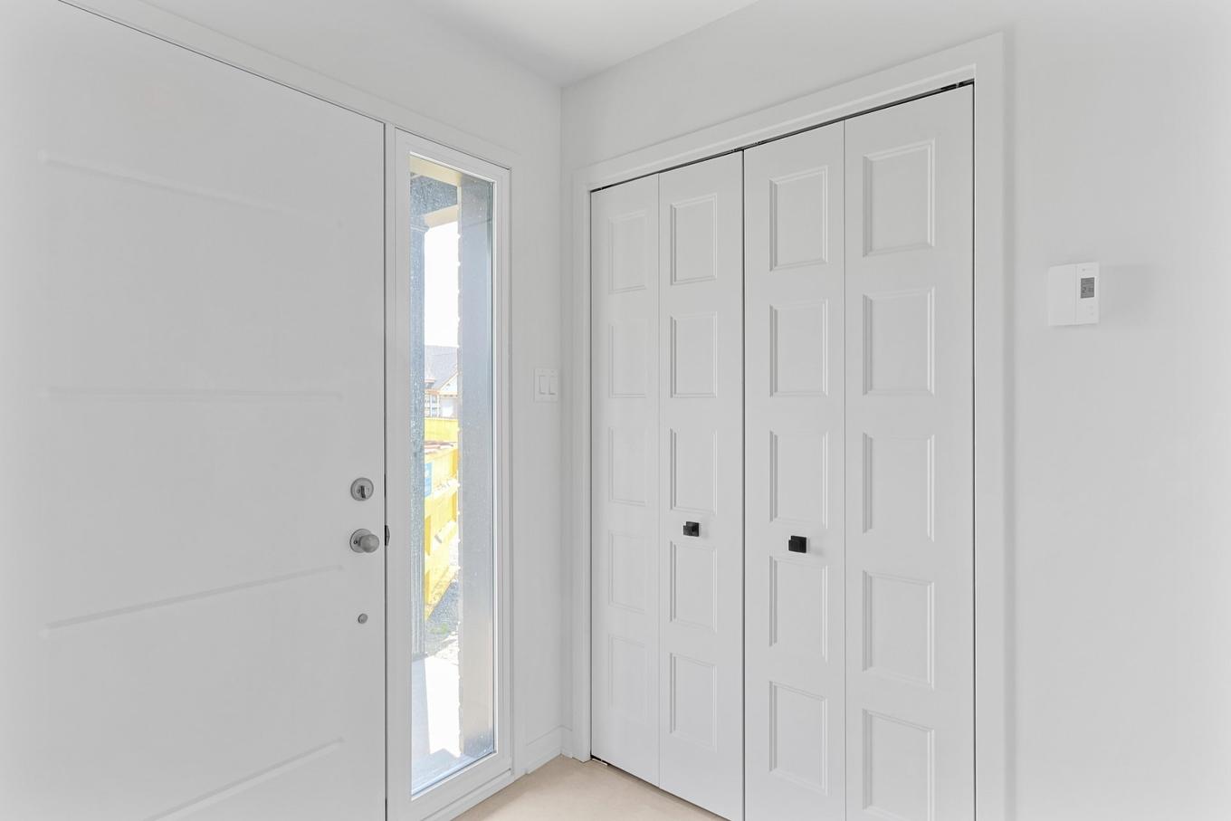 Hall d'entrée/Vestibule - 51 Rue Des Pêcheurs, Saint-Louis-De-Gonzague, QC - Indoor Photo Showing Other Room