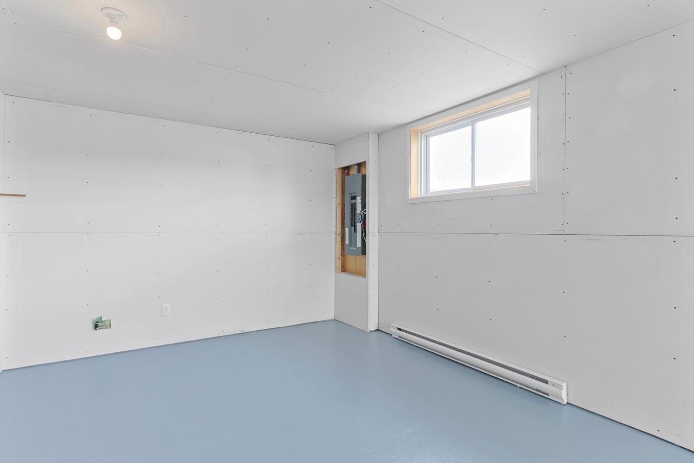 Sous-sol - 53 Rue Des Pêcheurs, Saint-Louis-De-Gonzague, QC - Indoor Photo Showing Other Room