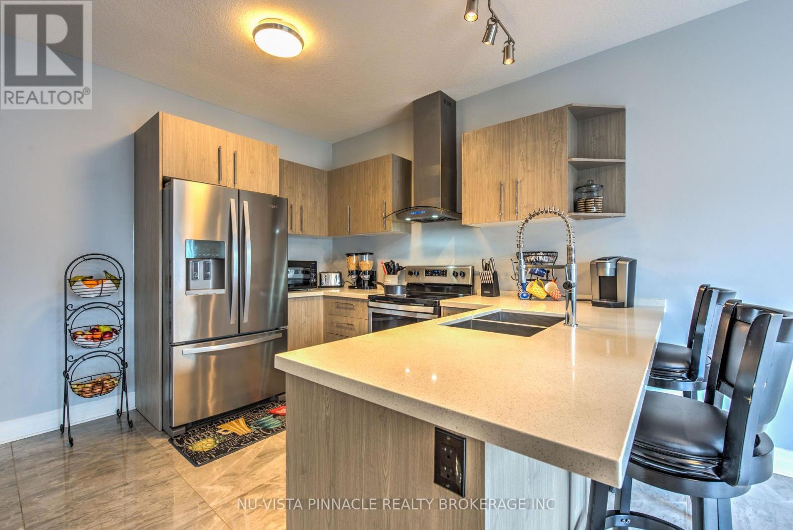 5 - 2619 Sheffield Boulevard, London South (South U), ON - Indoor Photo Showing Kitchen With Stainless Steel Kitchen With Double Sink