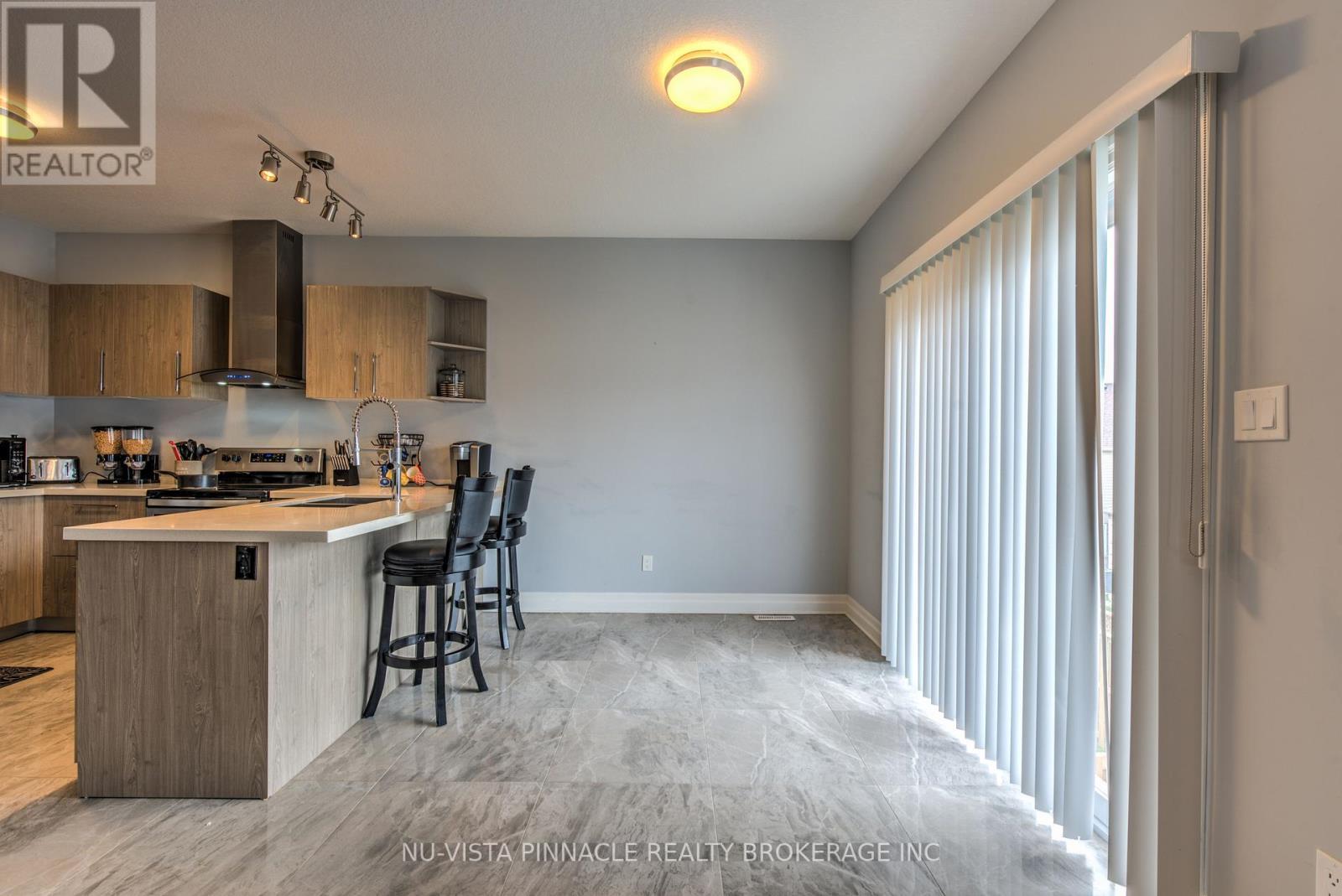 5 - 2619 Sheffield Boulevard, London South (South U), ON - Indoor Photo Showing Kitchen