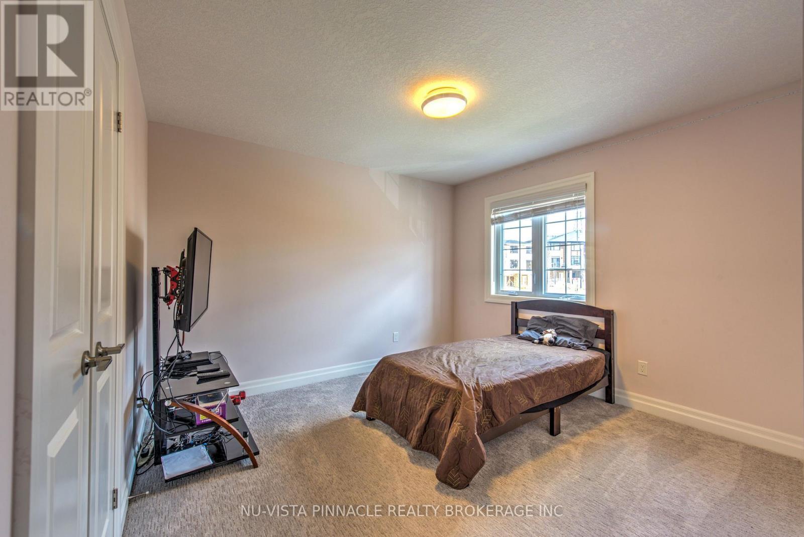 5 - 2619 Sheffield Boulevard, London South (South U), ON - Indoor Photo Showing Bedroom
