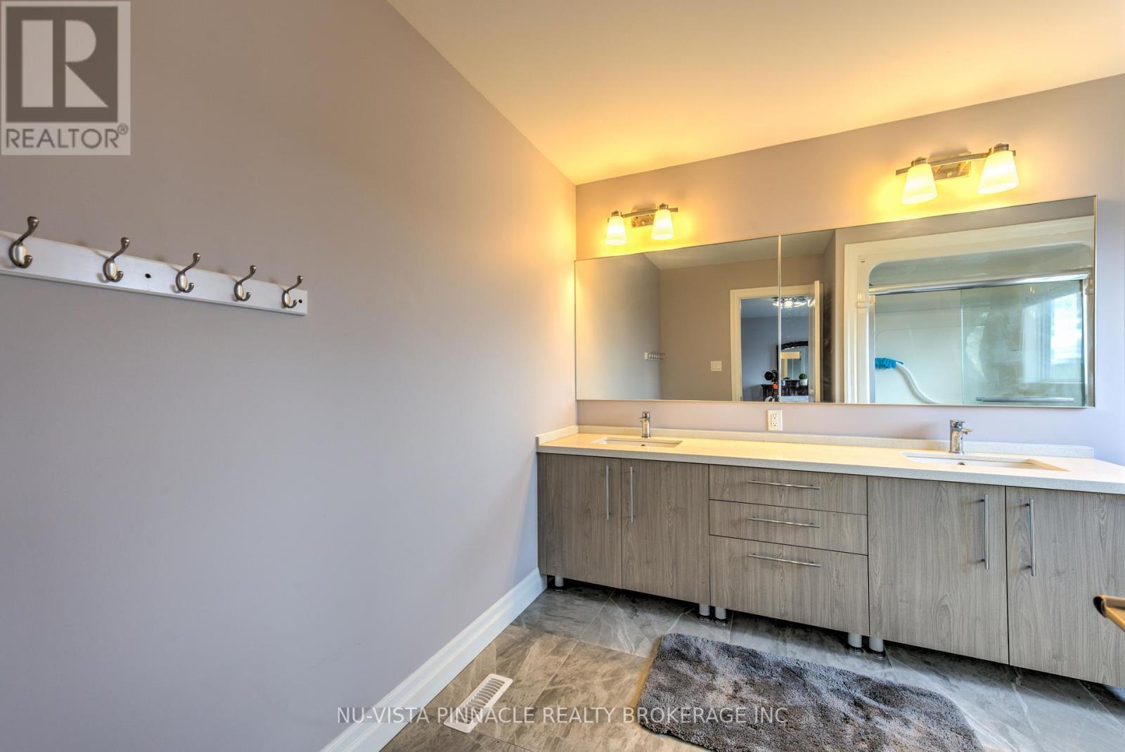 5 - 2619 Sheffield Boulevard, London South (South U), ON - Indoor Photo Showing Bathroom