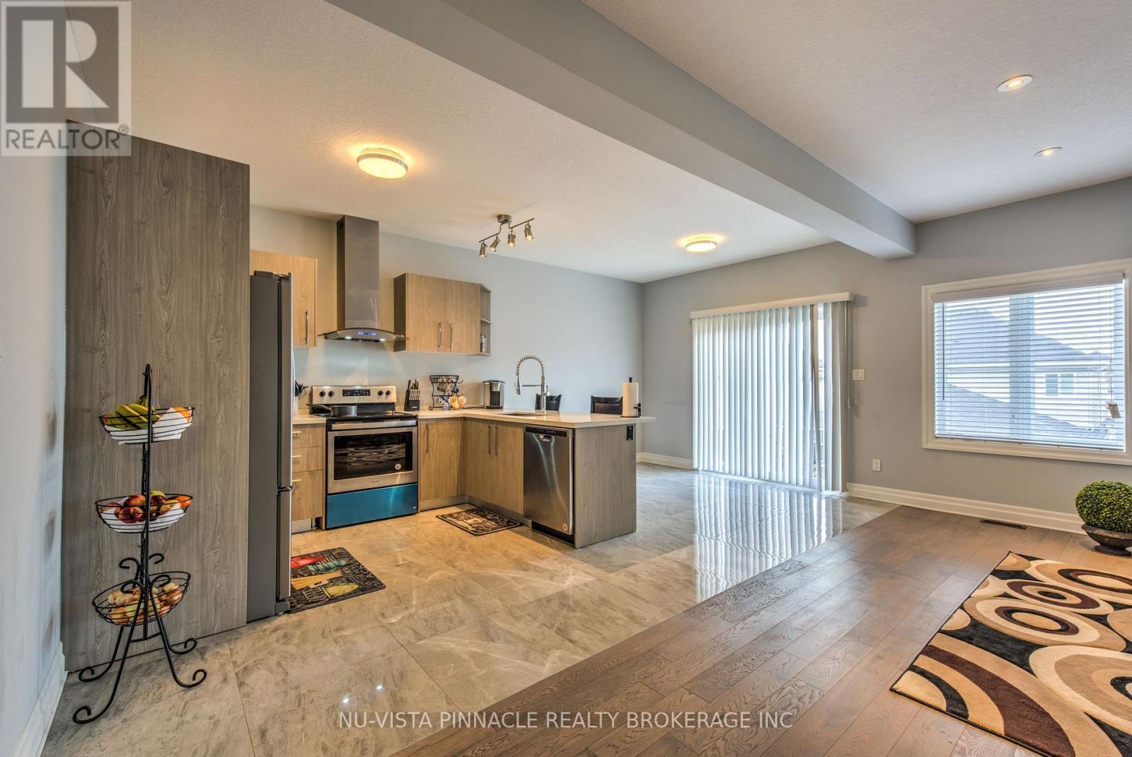 5 - 2619 Sheffield Boulevard, London South (South U), ON - Indoor Photo Showing Kitchen
