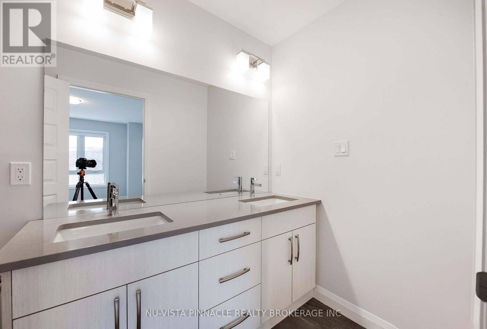 92 - 1820 Canvas Way, London North (North B), ON