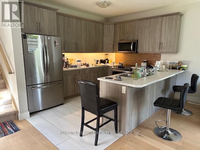 2052 Evans Boulevard, London South (South U), ON - Indoor Photo Showing Kitchen