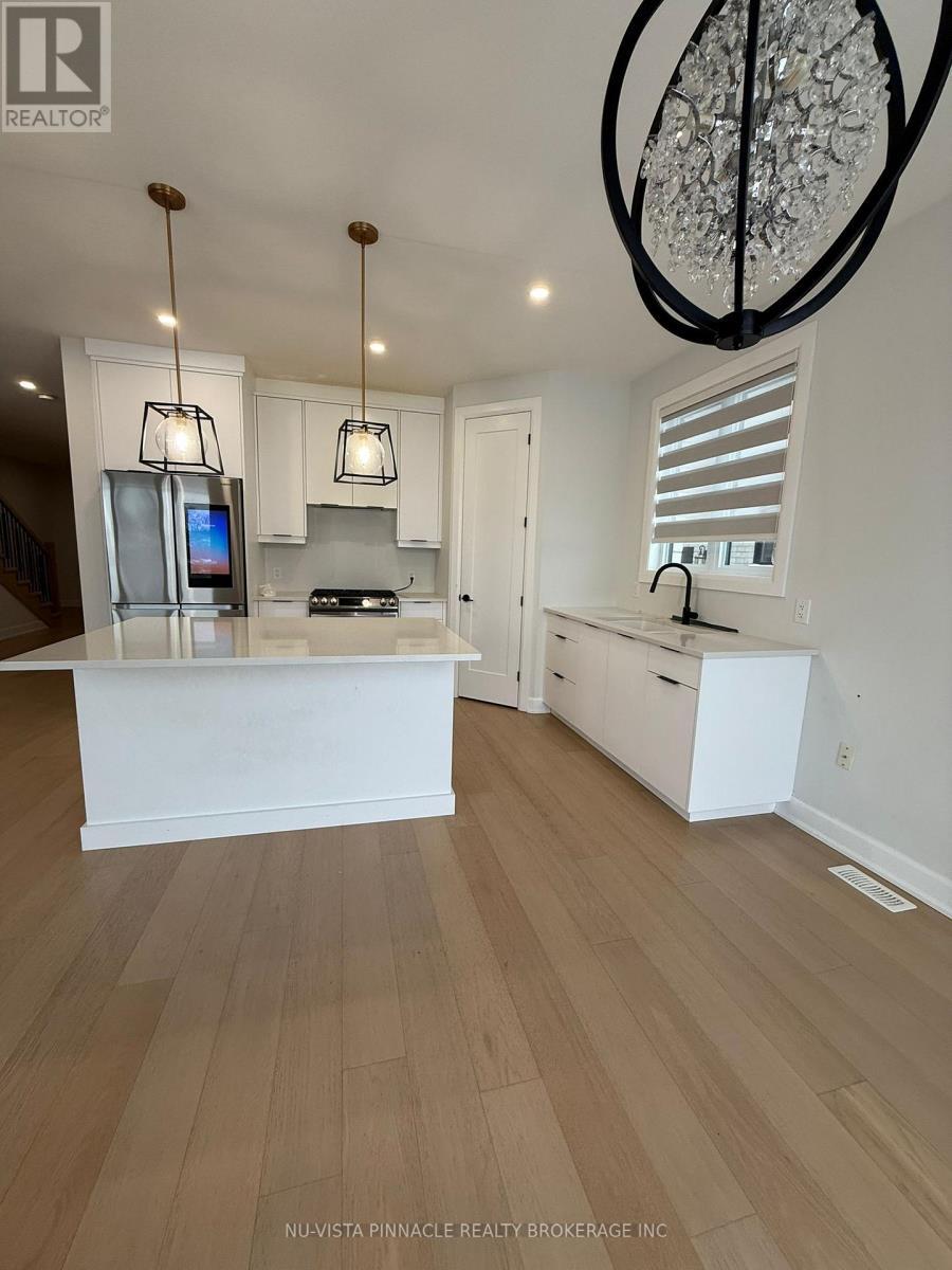 2596 Buroak Drive, London North (North S), ON - Indoor Photo Showing Kitchen