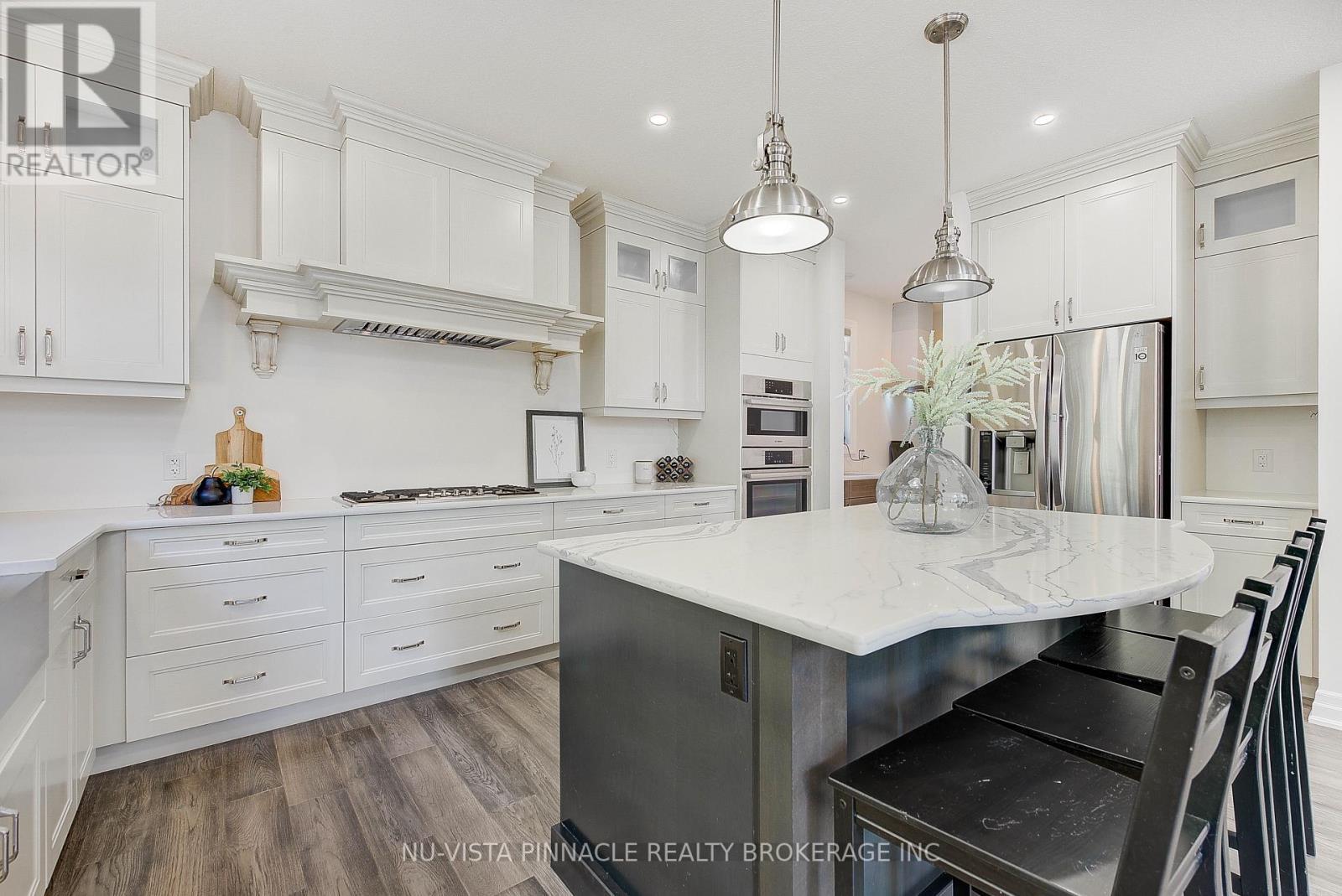 268 Songbird Lane, Middlesex Centre (Ilderton), ON - Indoor Photo Showing Kitchen With Upgraded Kitchen