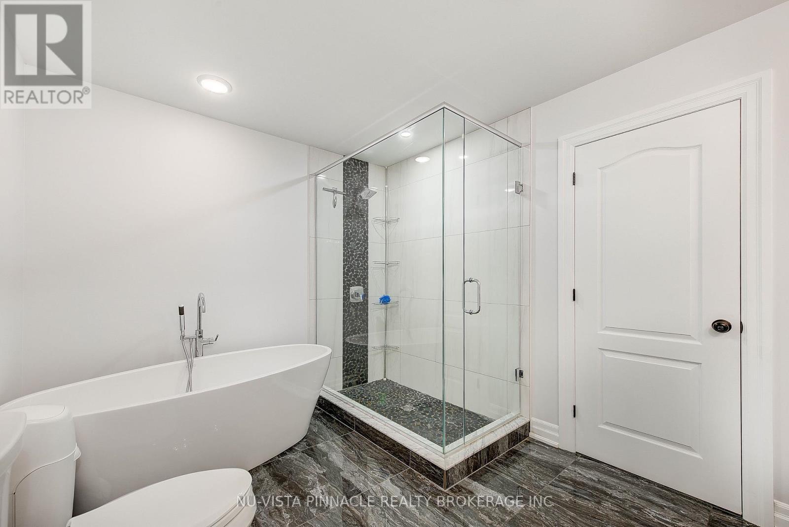 268 Songbird Lane, Middlesex Centre (Ilderton), ON - Indoor Photo Showing Bathroom