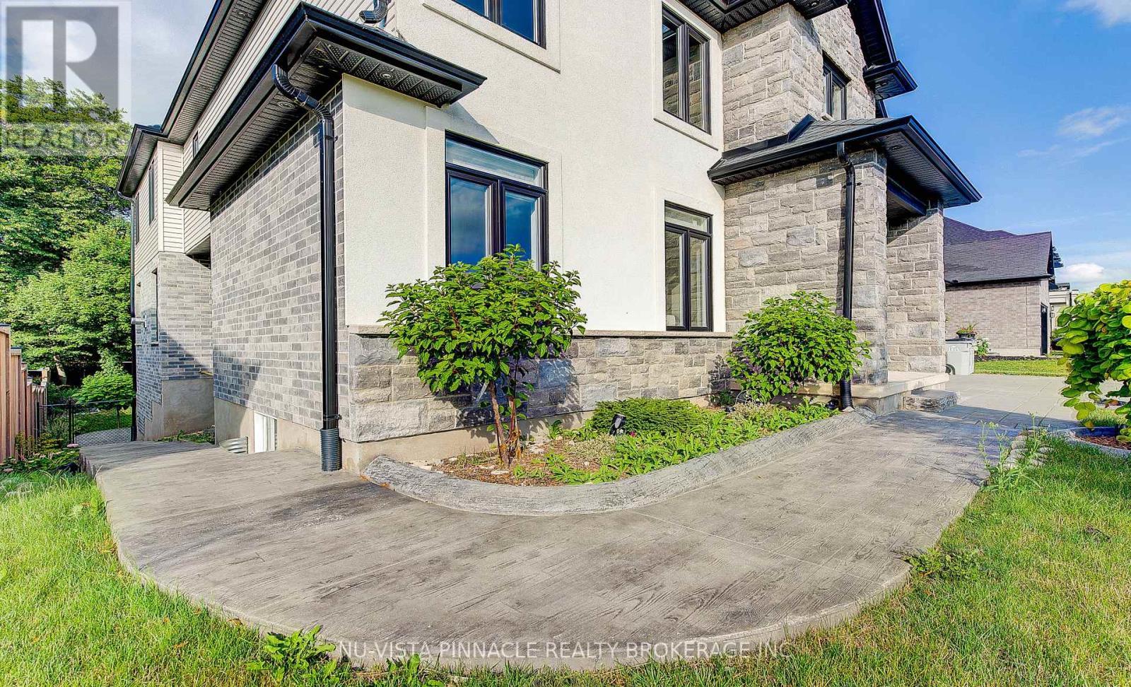 268 Songbird Lane, Middlesex Centre (Ilderton), ON - Outdoor