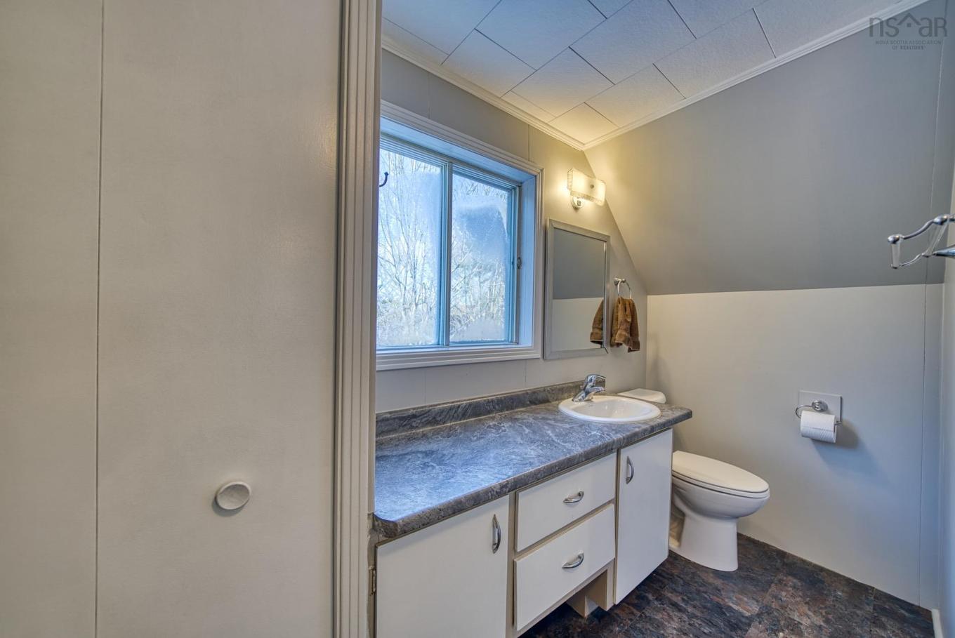 20 Pine Street, Bridgewater, NS