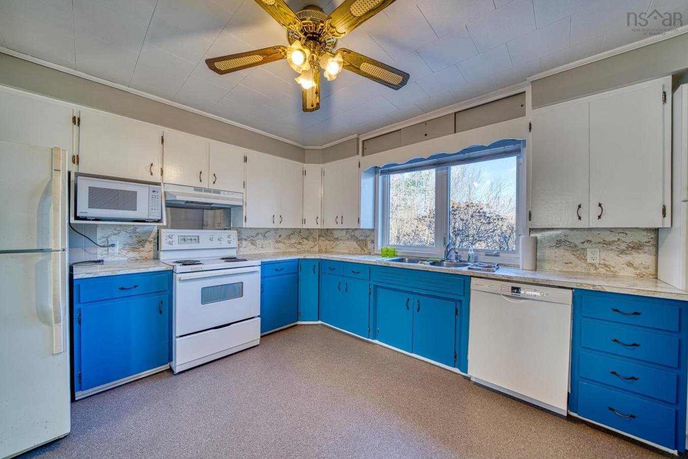 20 Pine Street, Bridgewater, NS