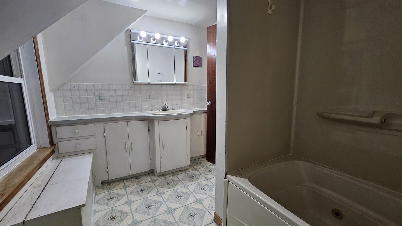 67 Junction Road, Springhill, NS