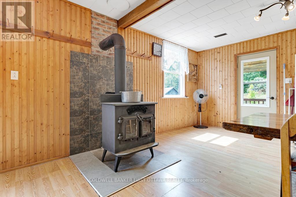 1373 Flower Station Road, Lanark Highlands, ON - Indoor Photo Showing Other Room