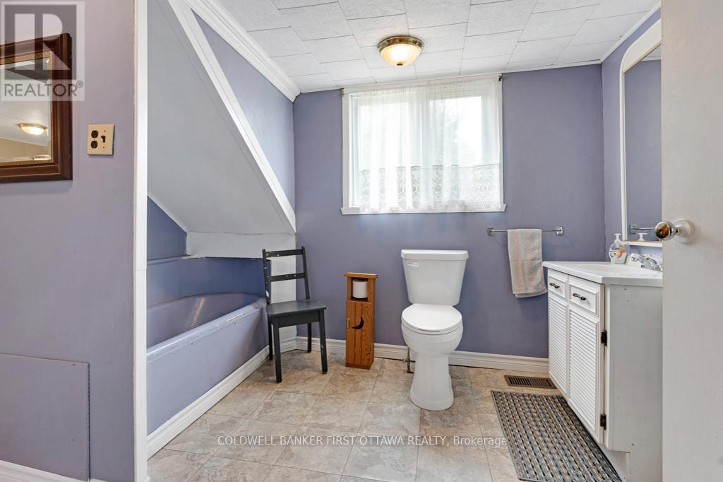 1373 Flower Station Road, Lanark Highlands, ON - Indoor Photo Showing Bathroom
